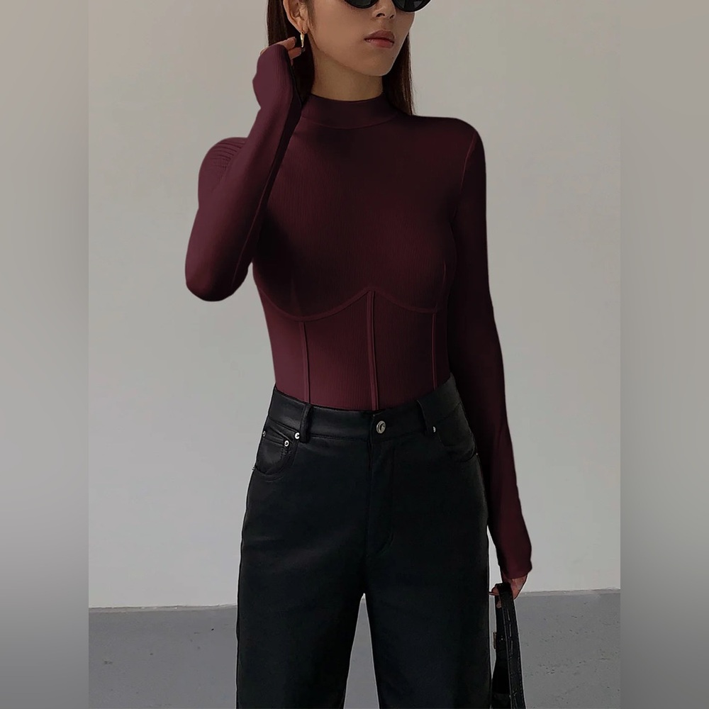 Mock Neck Piping Slim T-Shirt burgundy